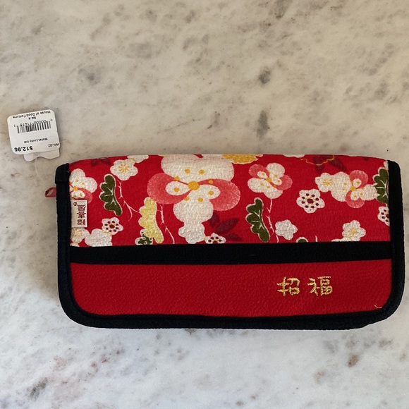 NWT Disney World House of Good Fortune Lucky Cat Wallet - Picture 2 of 4